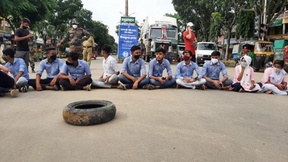 Students who could not Qualify in TBSE Madhyamik exams blocked National Highway 